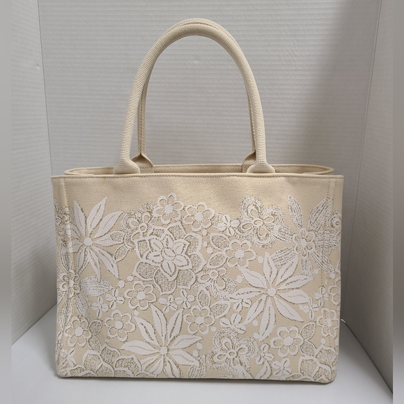OSCAR DE LA RENTA Ivory & Beige Floral Canvas Tote Bag - Picture 4 of 16